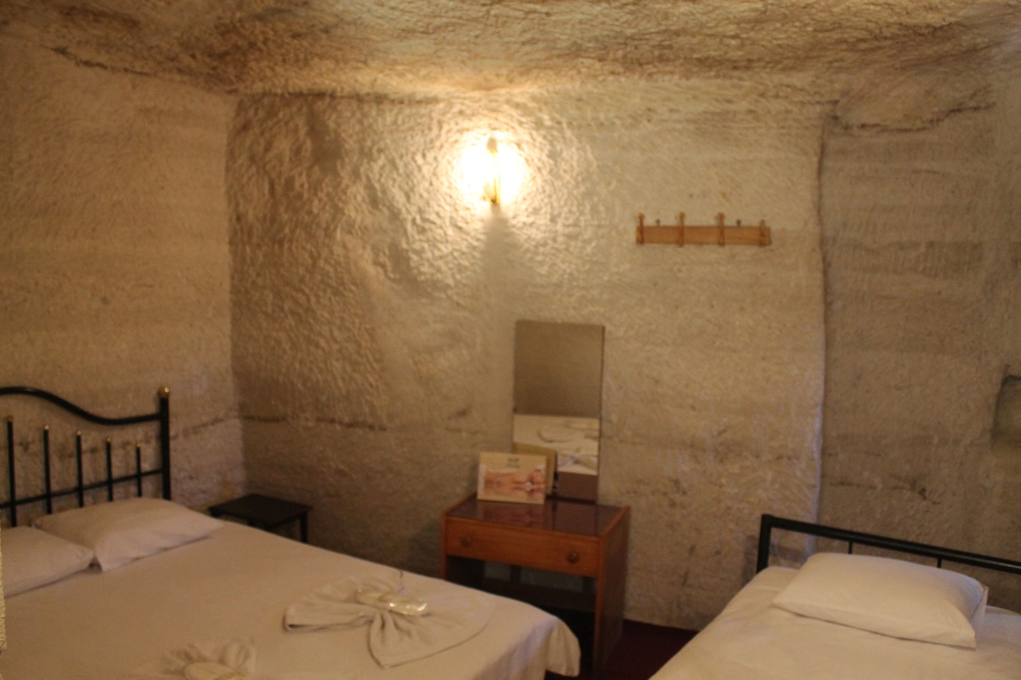 Yasin'S Place Backpackers Cave Hostel Goreme Exterior foto